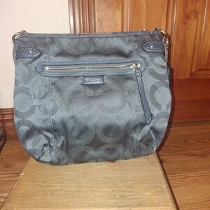 Coach Black Shoulder Bag with Sleek Design